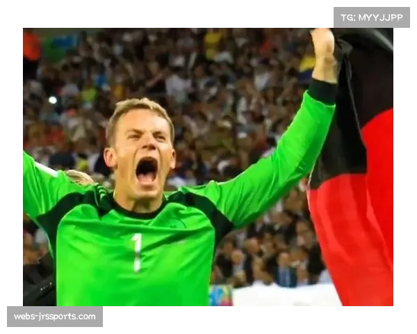 诺伊尔开场失误送礼居莱尔吊射破门，拜仁门将险成罪人